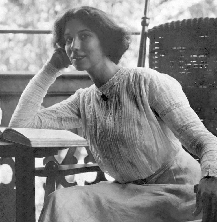 Farm Girl to Beauty Empire: What Elizabeth Arden Teaches Us About Building Modern Beauty Brands